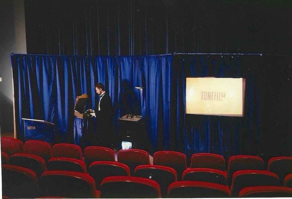 Tonefilm press image